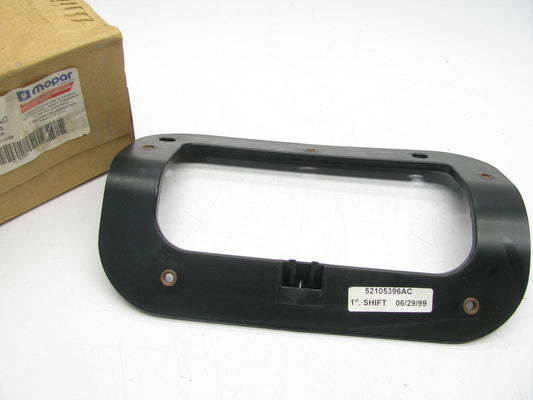 NEW - OEM Mopar 52105396AC Transfer Shift Lever Boot Retainer For 2000 Durango