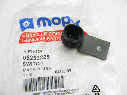NOS OEM For Mopar 5252225 Ambient Air Temperature Sensor ( AX76)