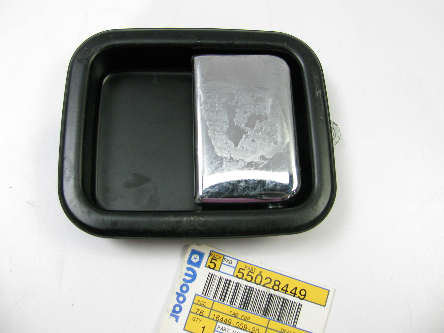 NEW - OEM Mopar 55028449 Exterior Door Handle