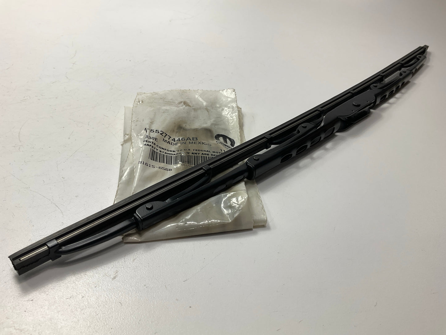 NEW OEM Mopar 55277446AB Front Windshield Wiper Blade, 22''
