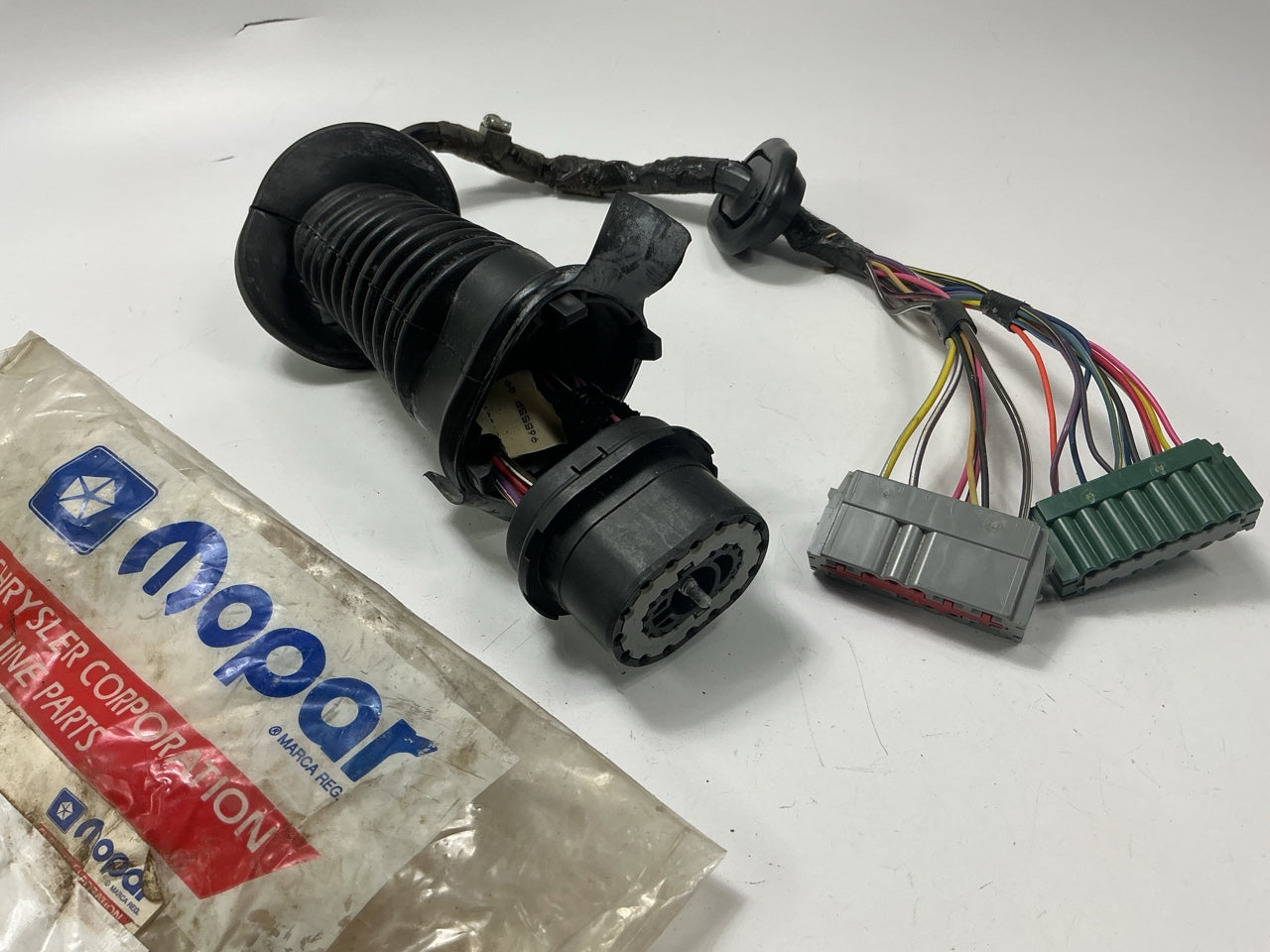 Mopar 56018372 Front Right Door Wire Harness Connector For 91-93 Grand Wagoneer