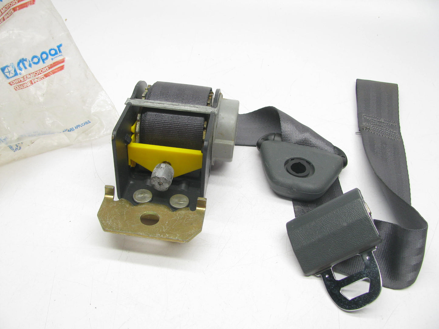 NOS 5AX11JA8 FRONT LEFT Seat Belt OEM For 1987-1993 Cherokee DARK CHARCOAL