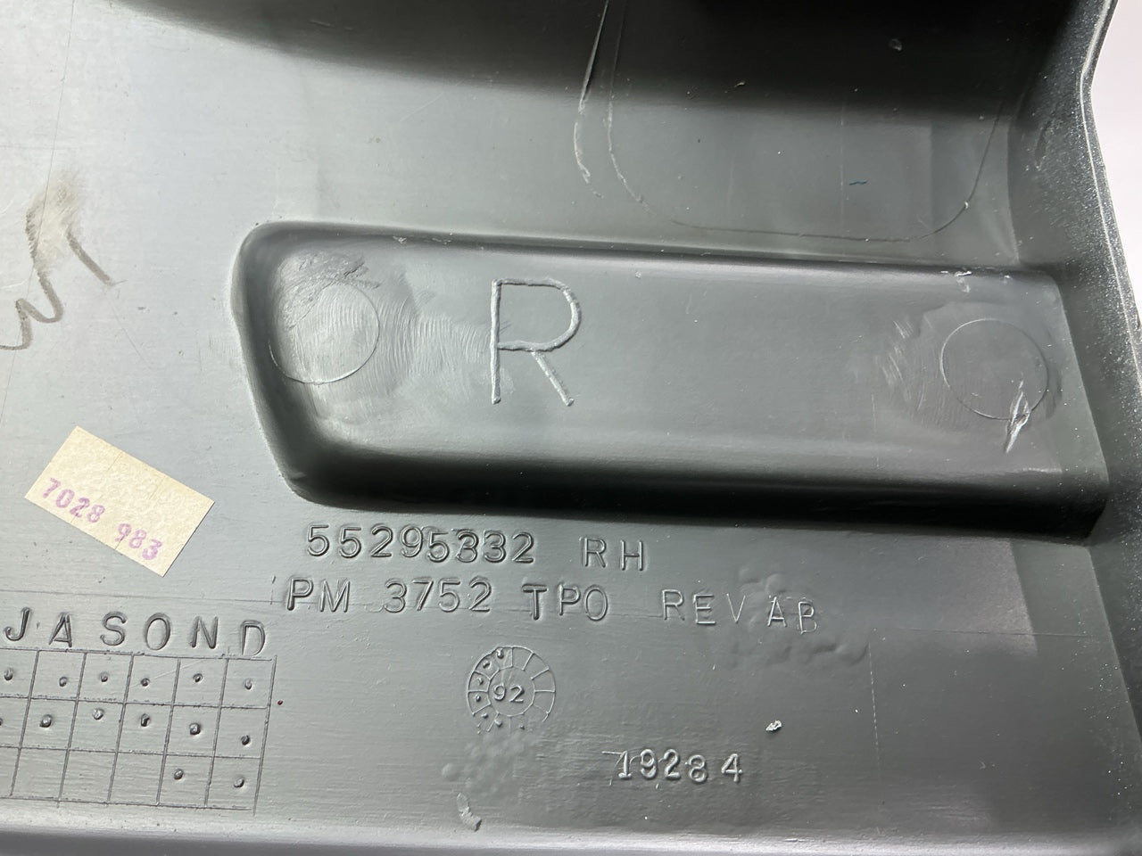 NOS Mopar 5DG36MW7 Right Fender Trim Moulding Cladding For 1993 Grand Cherokee