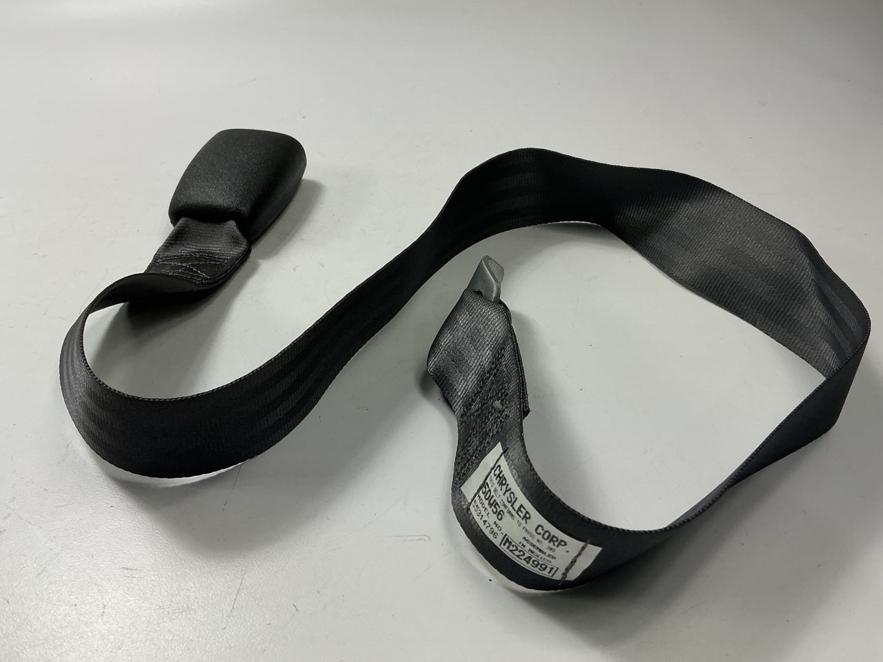 NOS OEM Mopar 5DW56RAZ Rear Seat Belt Buckle