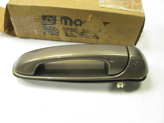 NEW OEM  Right Rear Exterior Door Handle Woodland Brown For 2001 Grand Cherokee