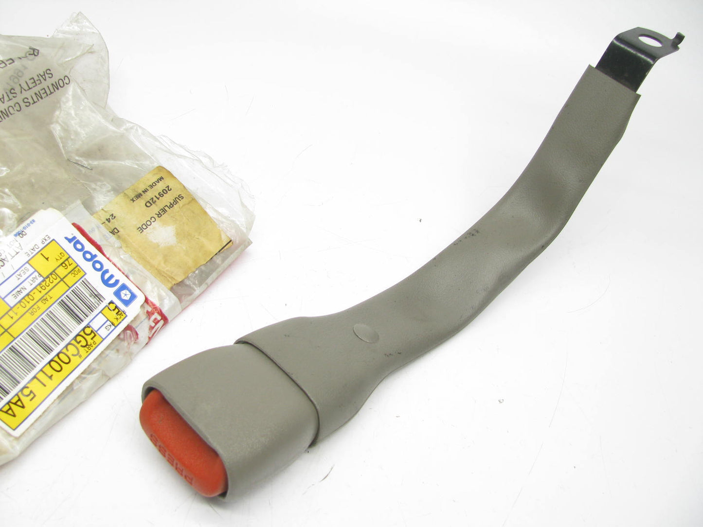 NEW - OEM Mopar 5GC001L5AA Front Right Seat Belt Buckle For 99-01 Grand Cherokee