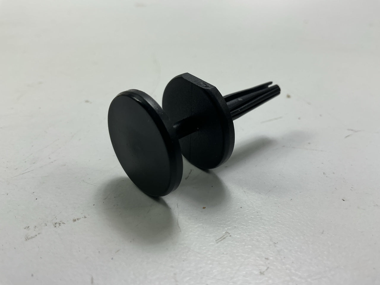 (4) OEM Mopar 6503106 Rear Bumper Cover Retainer Clips For 01-04 Grand Cherokee