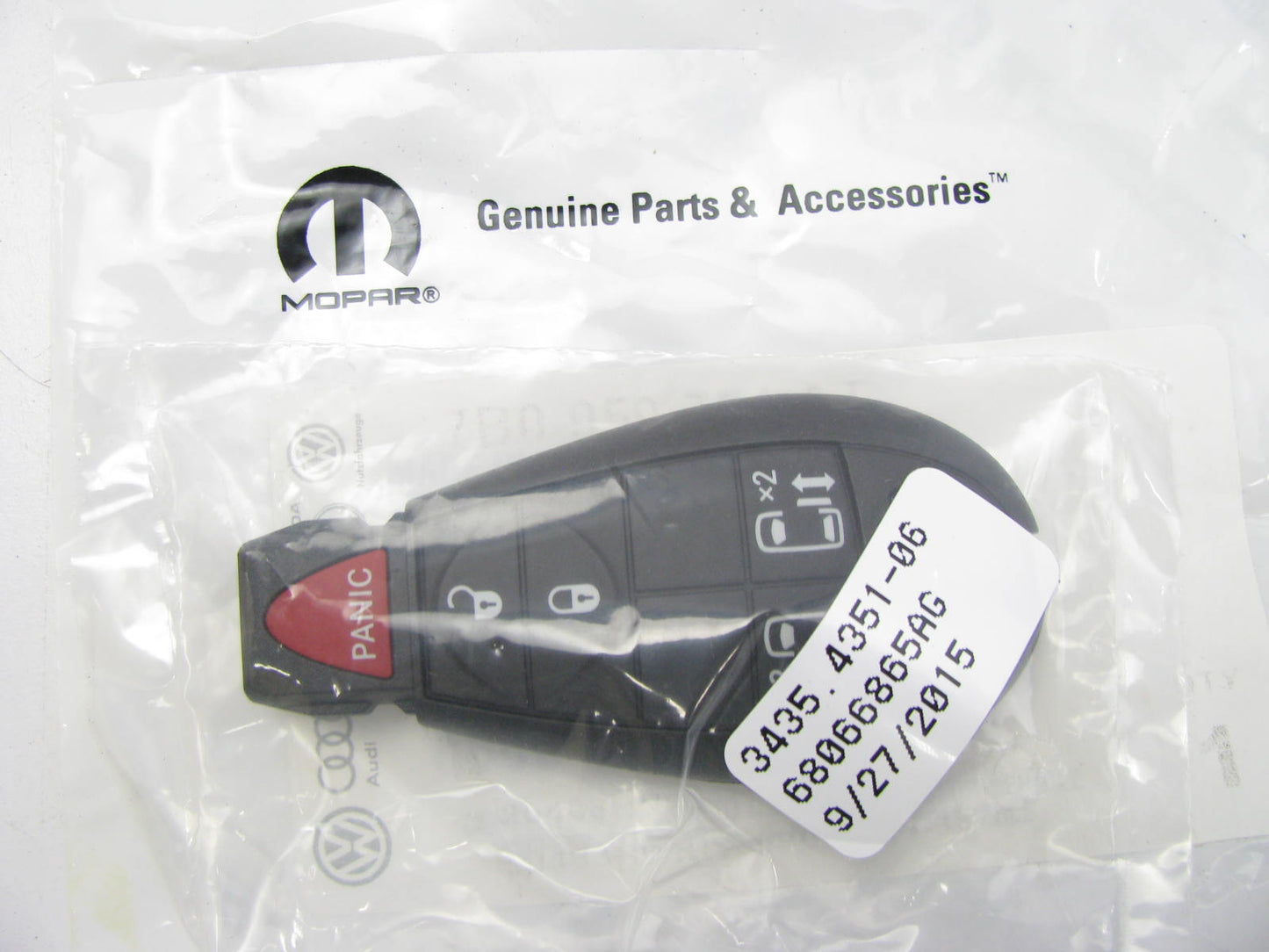 NEW GENUINE OEM 68066865AG Integrated Key Fob Transmitter For Mopar