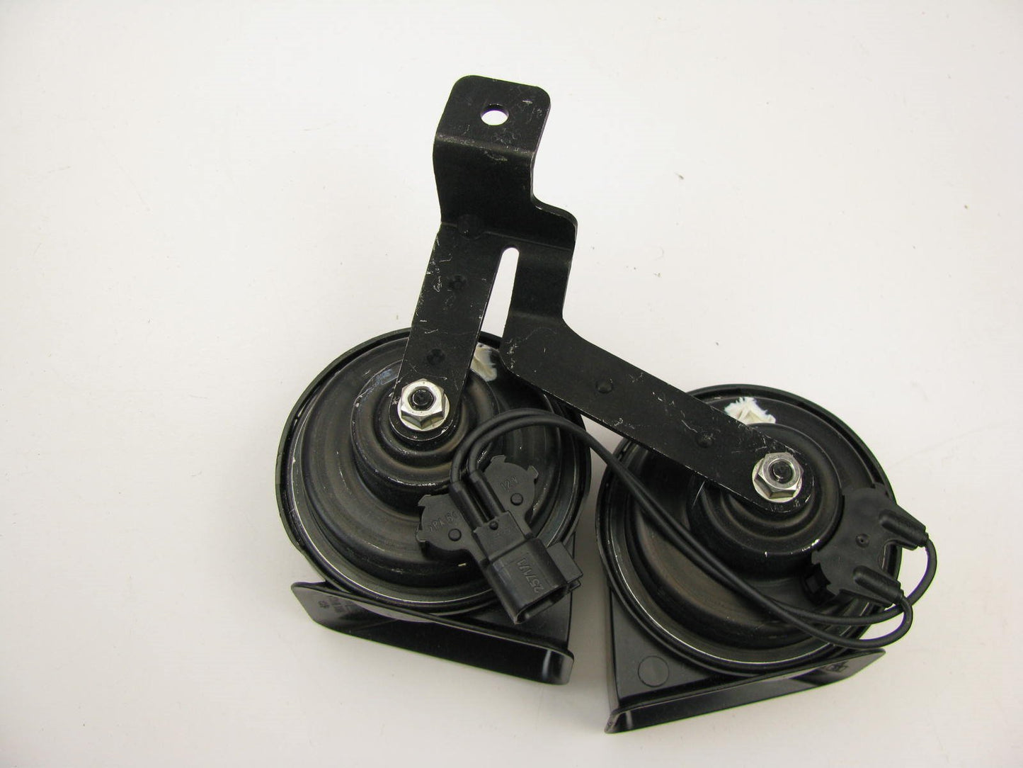 NEW GENUINE OEM 68206481AA FRONT DUAL Low Note Horn For 2014-2016 Dodge Dart