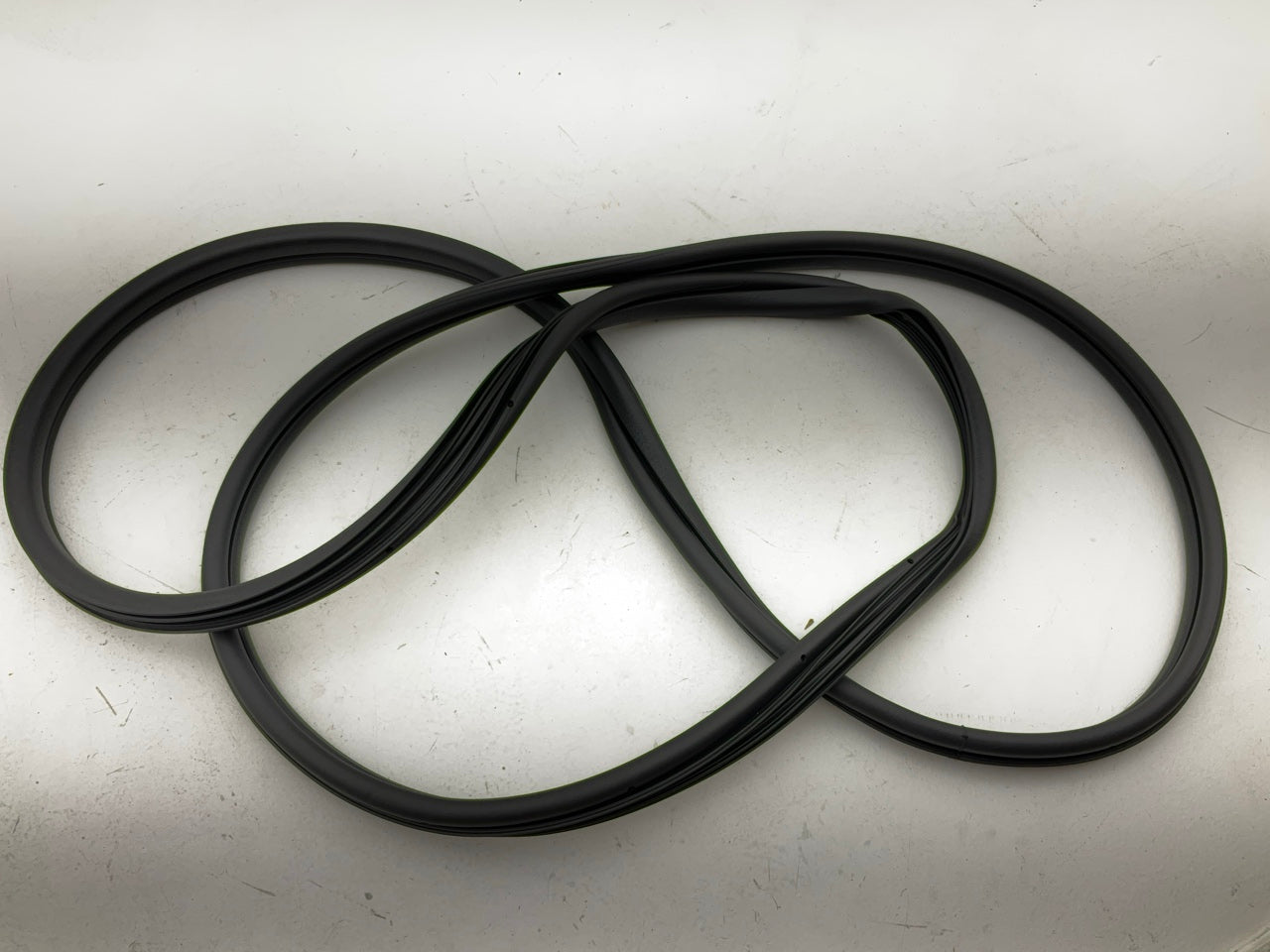 NEW Mopar 68233254AA Front Right Door Opening (On Body) Weatherstrip Rubber Seal