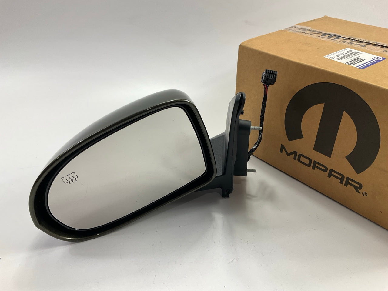 NEW - OEM Mopar 6AC87JGXAA Front Left Drivers Door Mirror For 2016 Jeep Patriot