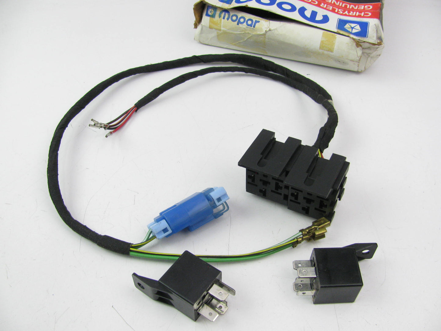 Universal OEM For MOPAR Dual Relay Kit, Includes Wire Harness With 2 Relays