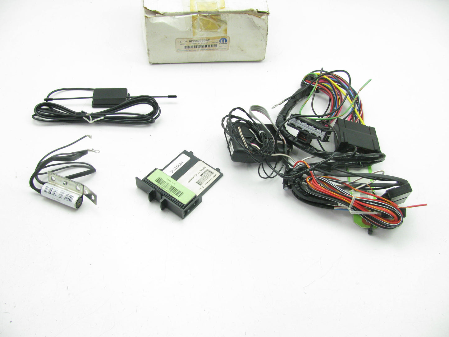 NEW GENUINE 82208998AE Remote Vehicle Starter Kit OEM For 06 Jeep Liberty
