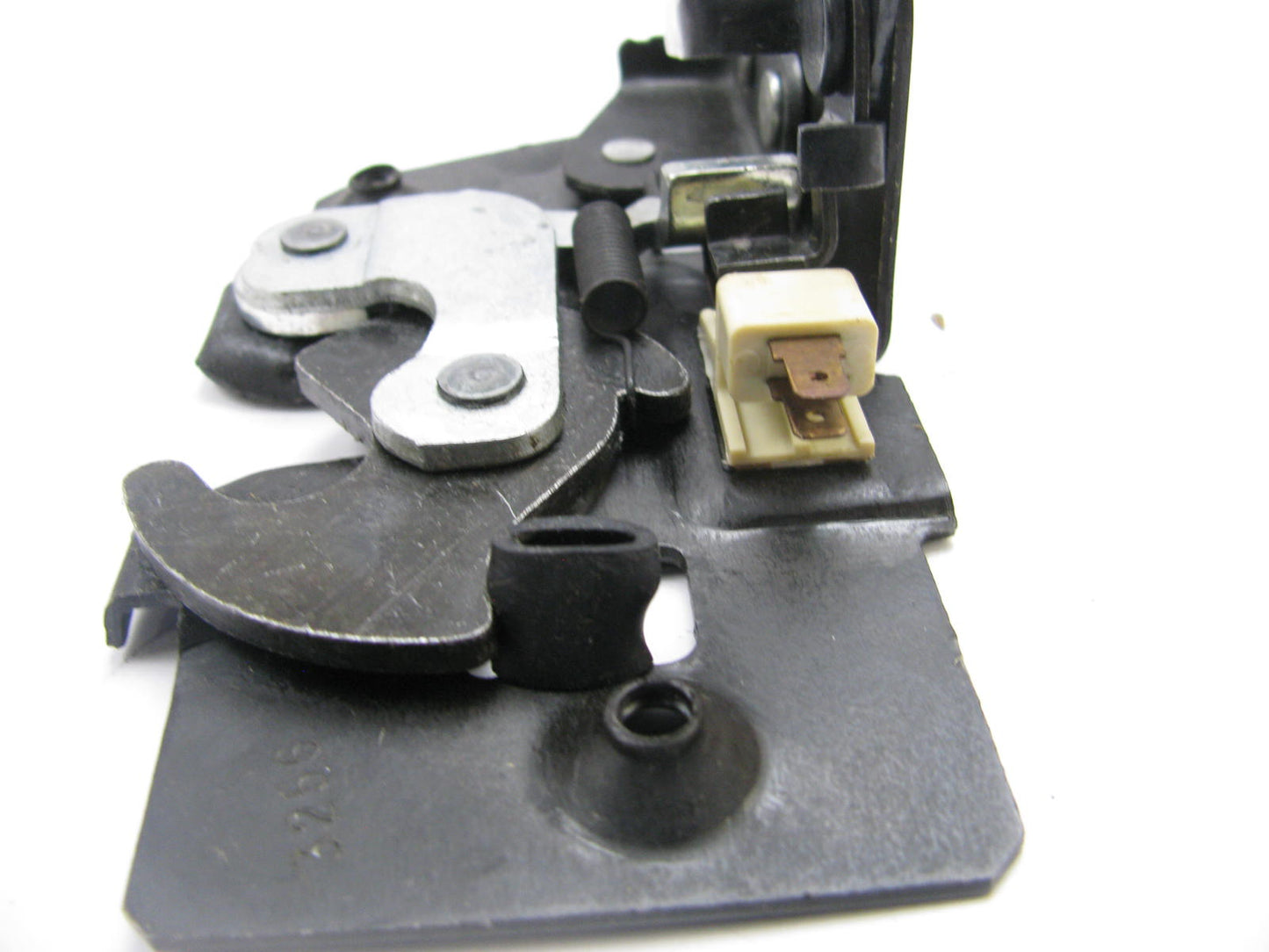 NEW GENUINE OEM Liftgate Lock Latch For 1984-1989 DODGE CARAVAN VOYAGER CFXT6408