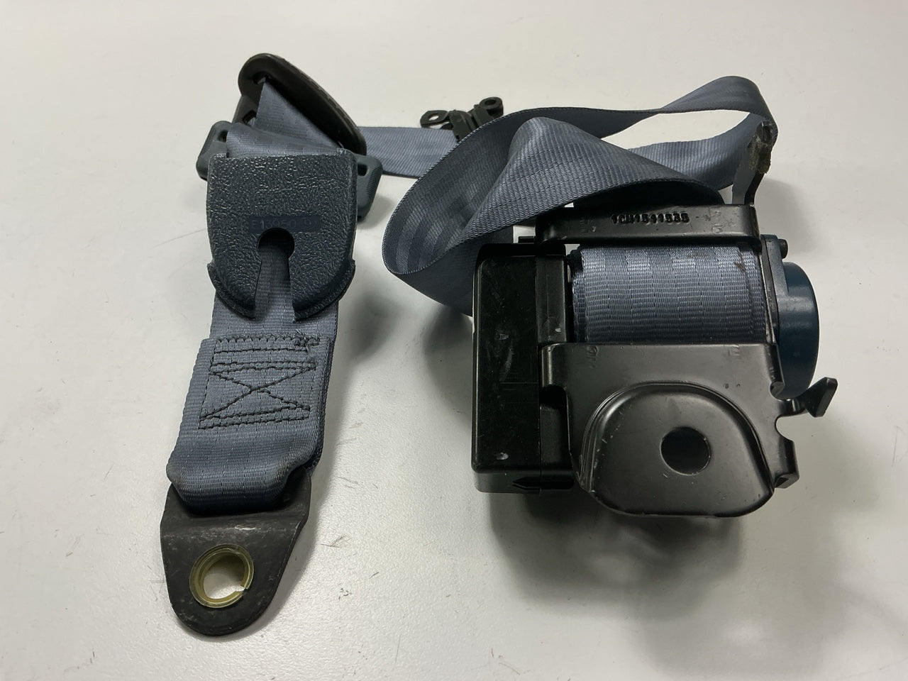 NOS OEM Mopar EL95LC5 1st Row Rear Left Seat Belt For 1992 Chrysler Minivan