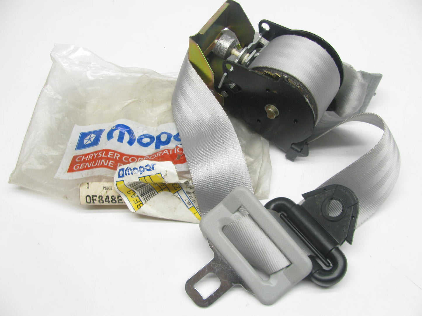 NOS F848EA3 Front Safety Seat Belt Retractor OEM For 1987-1989 Dodge Dakota