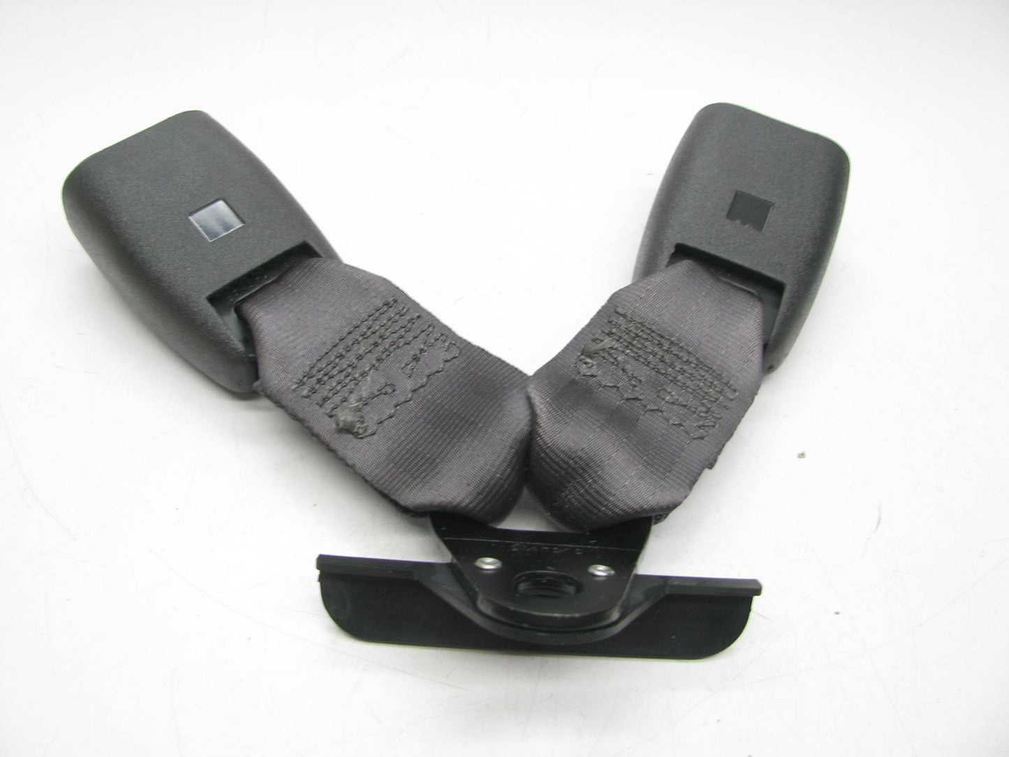 NEW GENUINE OEM 2nd Row Center Seat Belt Buckle For 1996-2000 Caravan Voyager