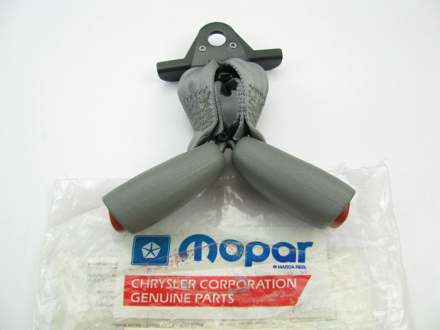 NEW GENUINE OEM MOPAR GP22SJK Seat Belt Buckles 2nd Or 3rd Row Rear Center Seat