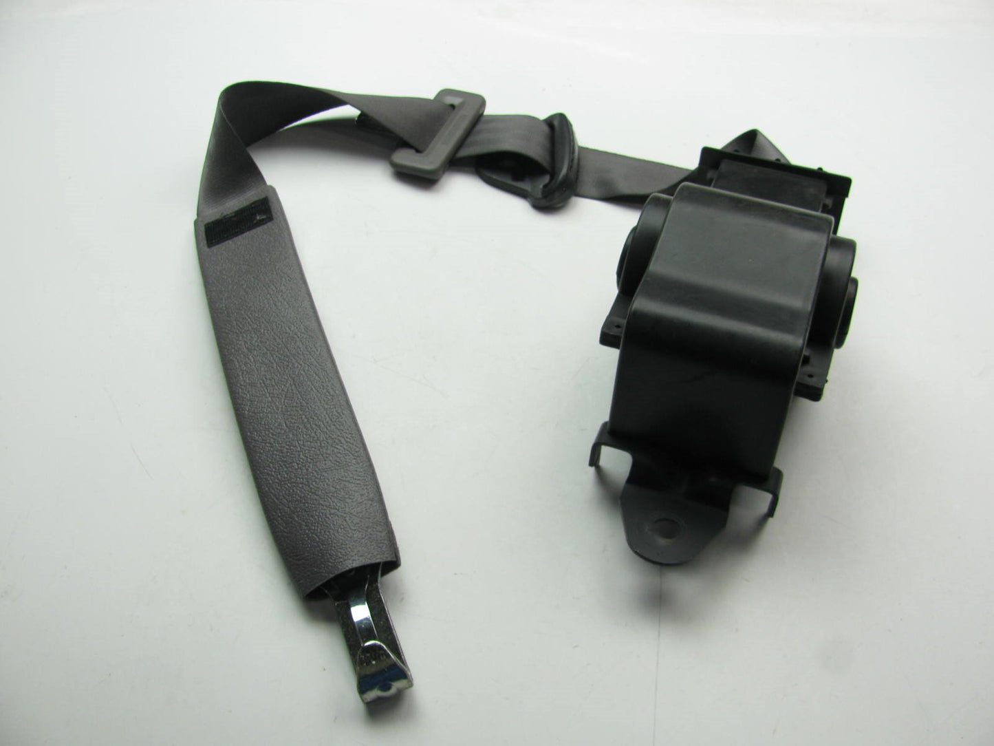 NEW - OEM JC82PD5 Rear Outer Right Seat Belt For 1994-95 Grand Caravan QUARTZ