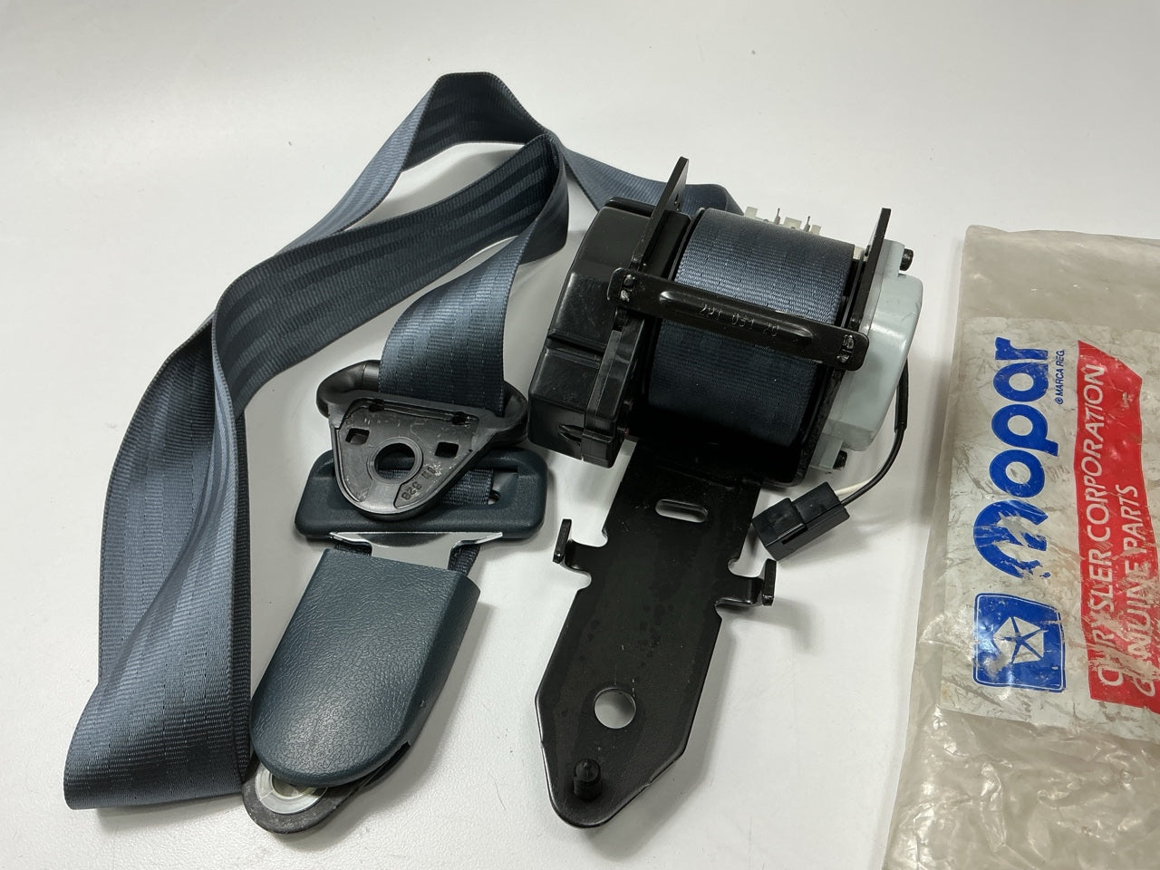 NOS Mopar KS49RP8 Front Left Seat Belt For 97-99 Intrepid Vision LHS Blue Spruce