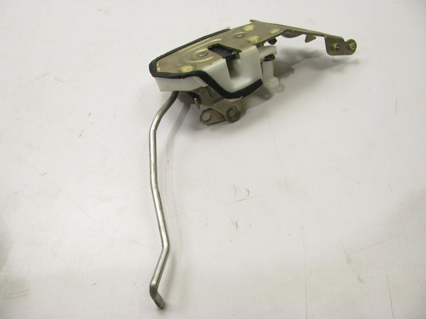 NEW Mopar MB830412 Front Right Manual Door Lock Latch OEM For 93-94 Colt, Mirage