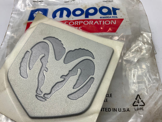 NOS OEM MR733128 Ram Head Front Emblem Silver For 1995-1999 Dodge Avenger