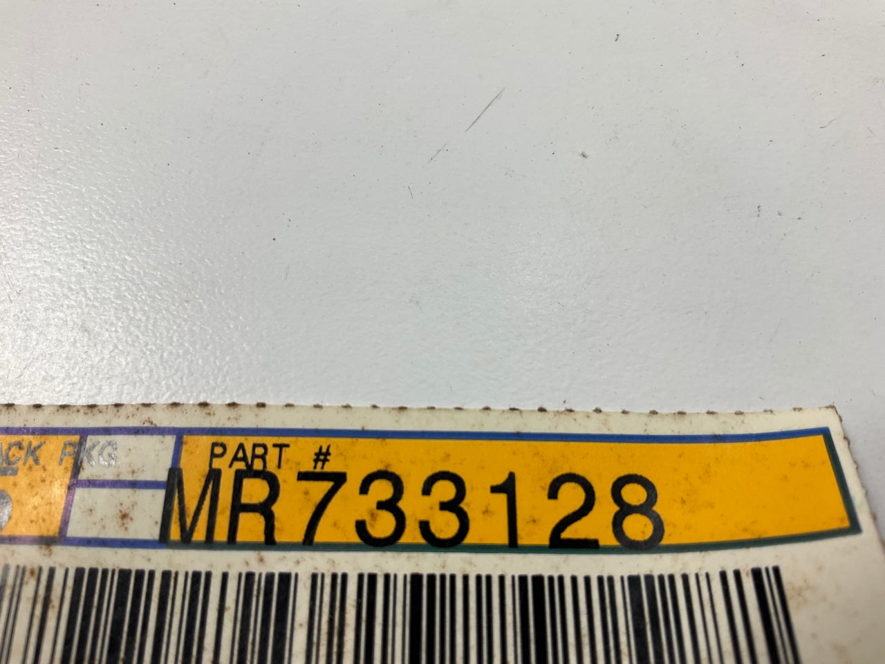 NOS OEM MR733128 Ram Head Front Emblem Silver For 1995-1999 Dodge Avenger