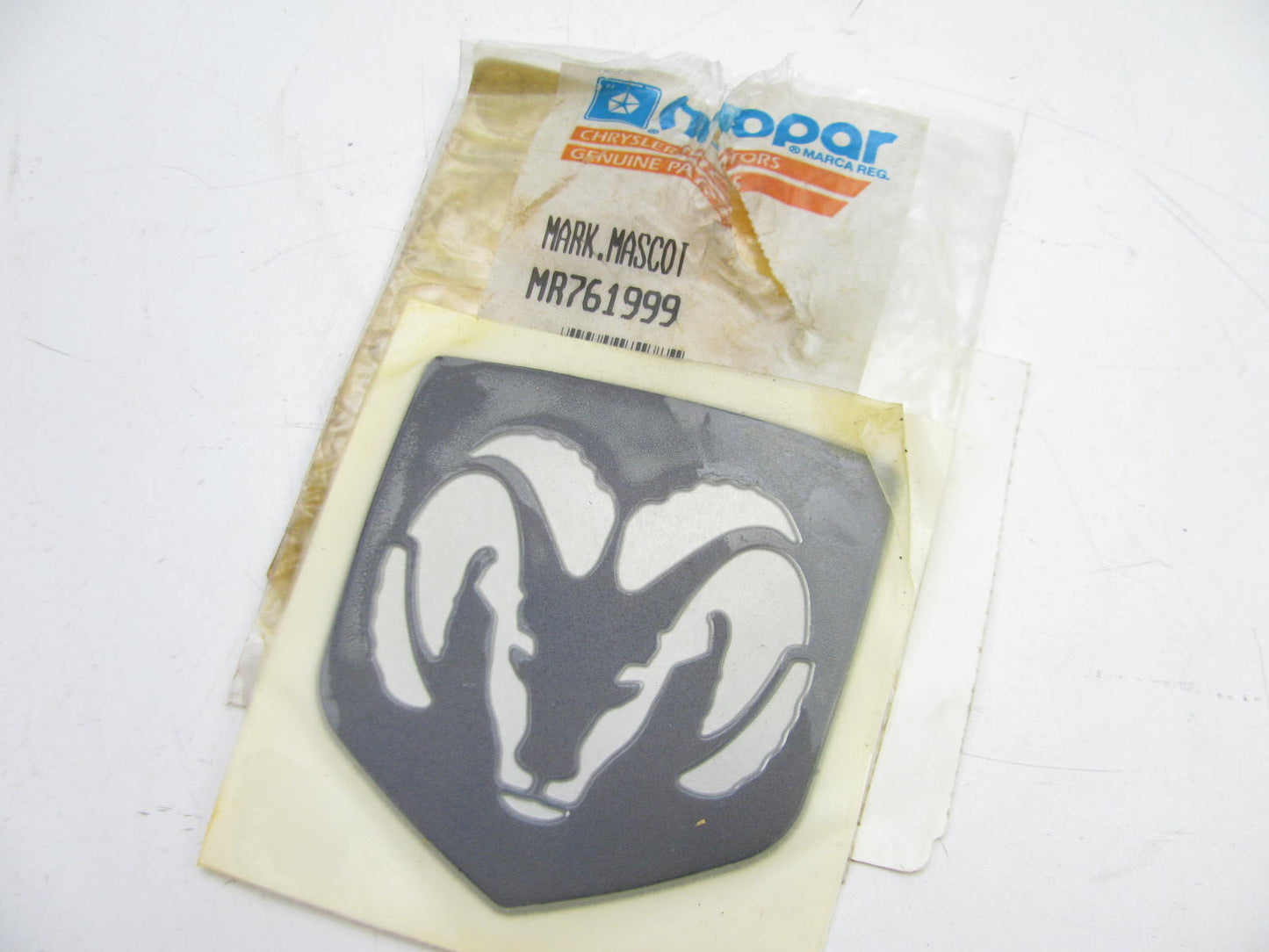 NOS From Bumper For Ram Head Nameplate Badge MR761999 For 97-99 Avenger