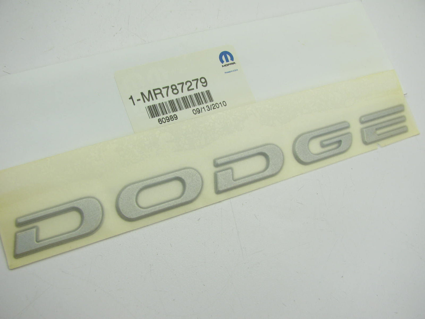 OEM MR787279 REAR Trunk Lid Emblem Badge Nameplate For ''DODGE'' 99-00 Avenger