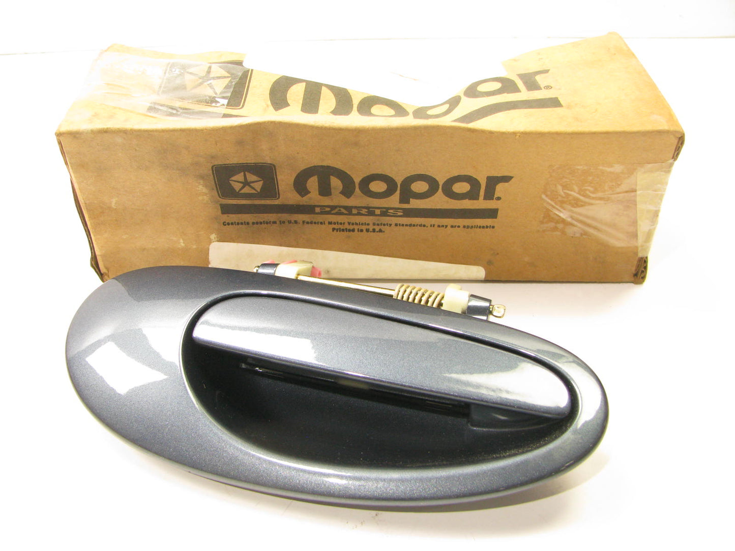 NOS OEM  Front Or Rear Right Exterior Door Handle For 01-06 Sebring Stratus