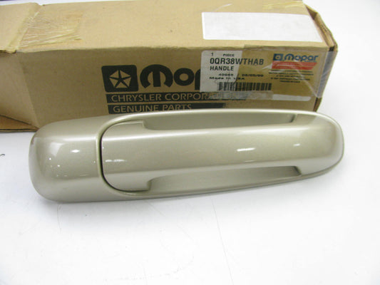 NEW OEM Mopar QR38WTHAB Front Right Outside Door Handle For 2000 Grand Cherokee