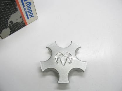 NEW - OEM Mopar RC95PAKAB Wheel Center Cap For 2001-2003 Chrysler Sebring