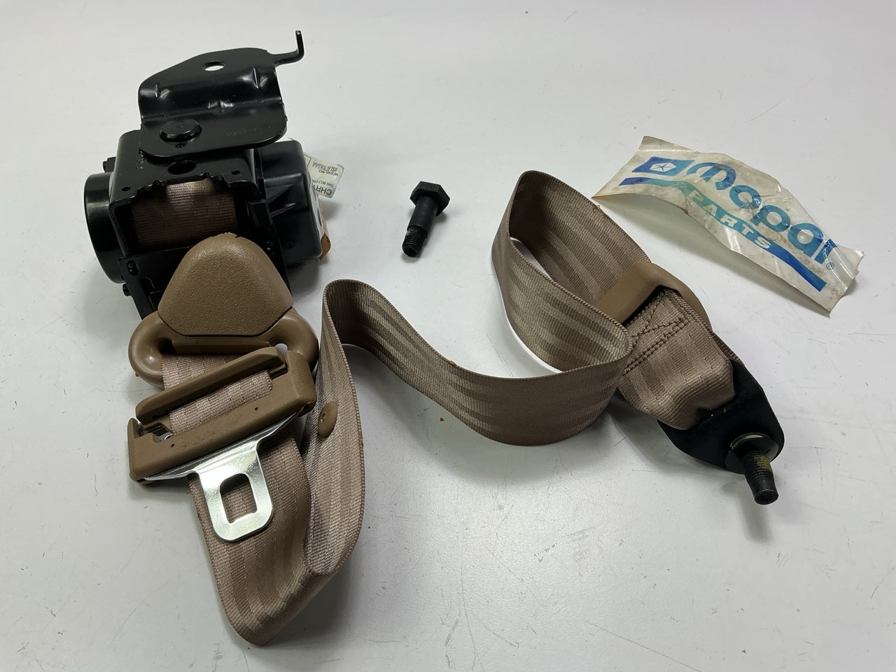 NOS OEM Mopar SL67RK5AA Rear Left Outer Seat Belt For 1999-2000 Chrysler Minivan