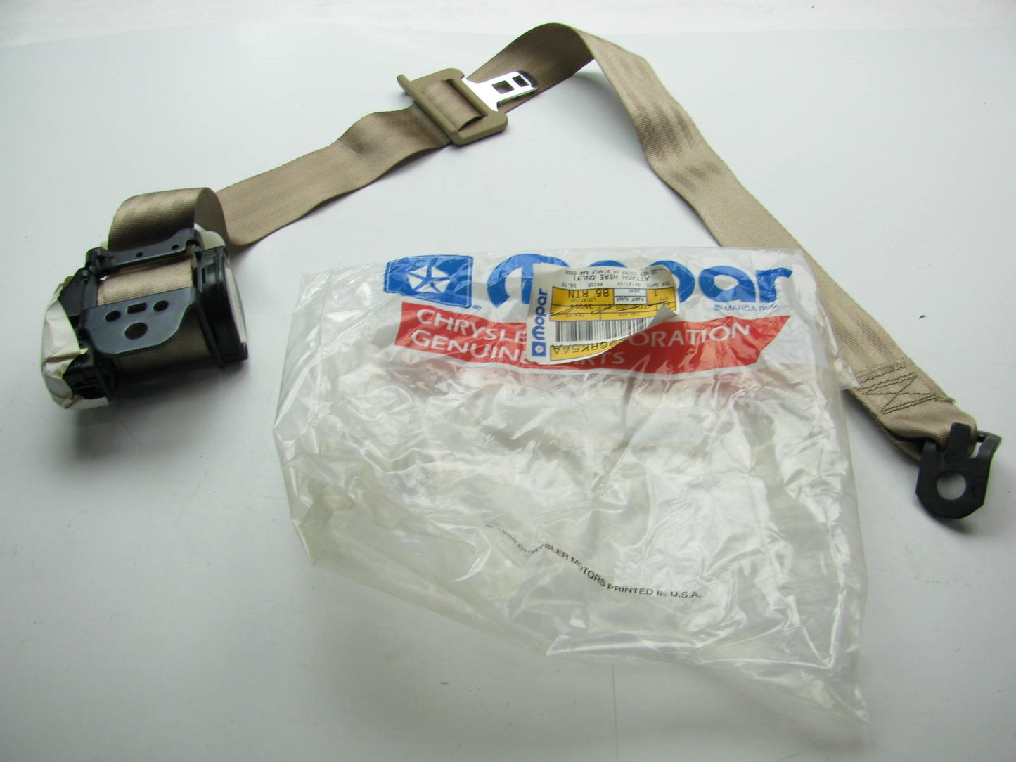 NEW - OEM Mopar TQ96RK5AA Right Rear Seat Belt - Tan - 1996-2000 Cirus, Breeze
