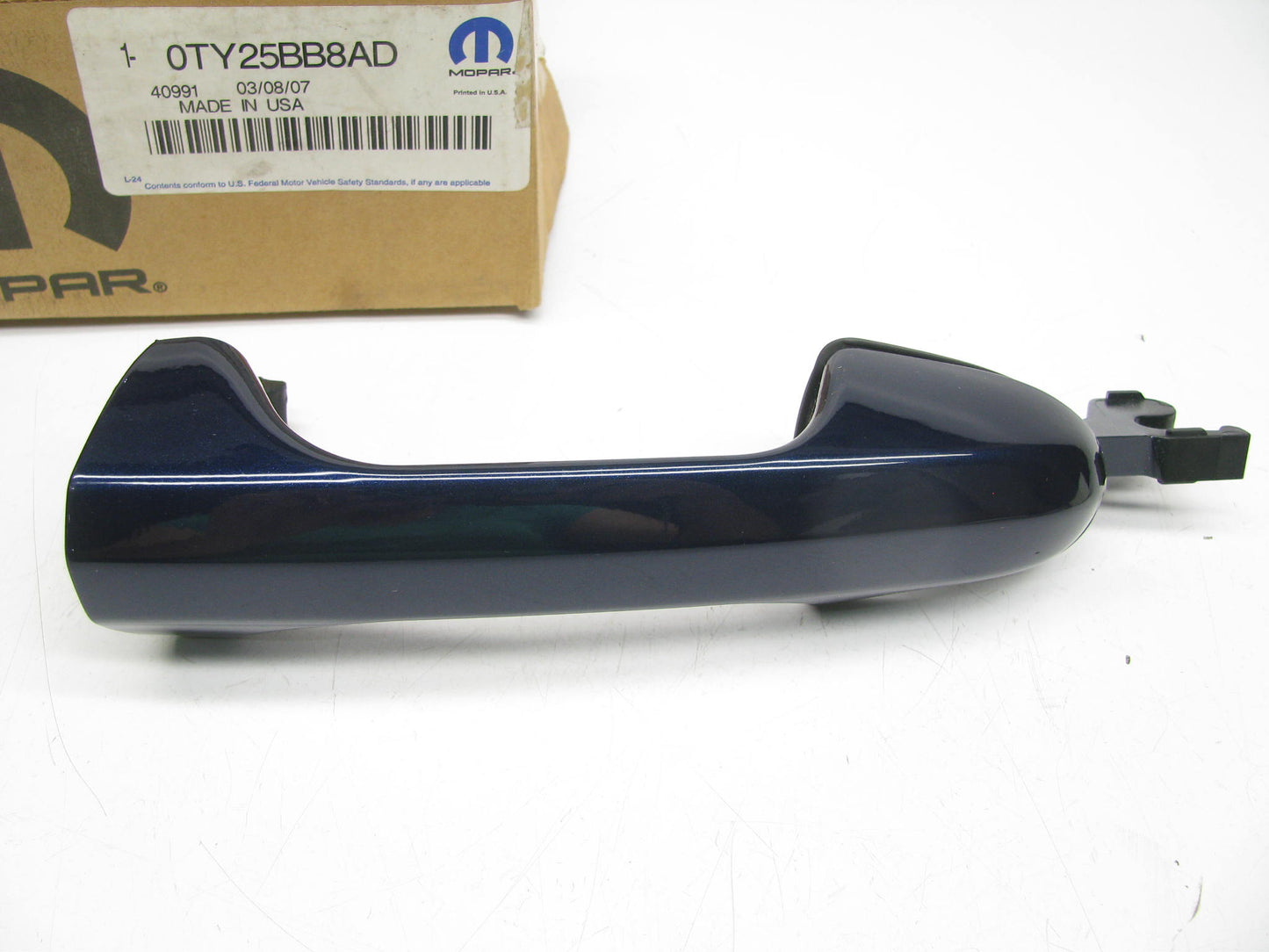 OEM  Rear Left Outer Door Handle TY25BB8AD For 04-05  Pacifica
