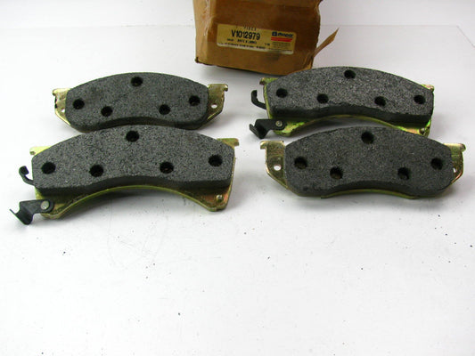 NEW GENUINE OEM V1012979 FRONT Brake Pads For Mopar