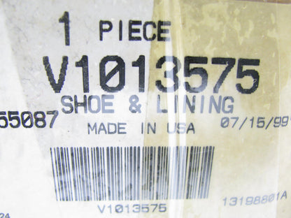 NEW - OEM For  Mopar V1013575 Front Brake Pad Set