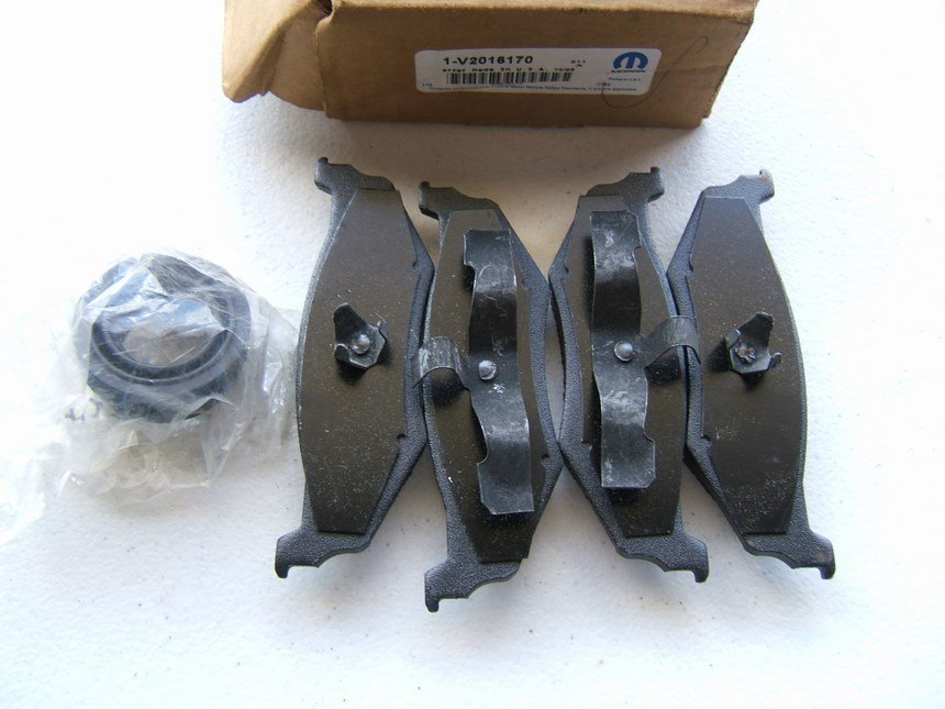 NEW OEM Mopar V2016170 Rear Brake Pads