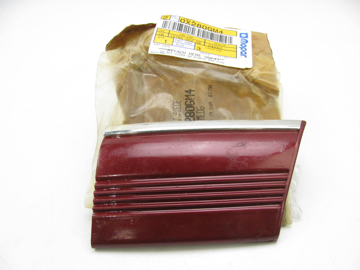 NOS Red Right Fender Moulding For 1989-1990 Plymouth A-Body 1989 Spirit