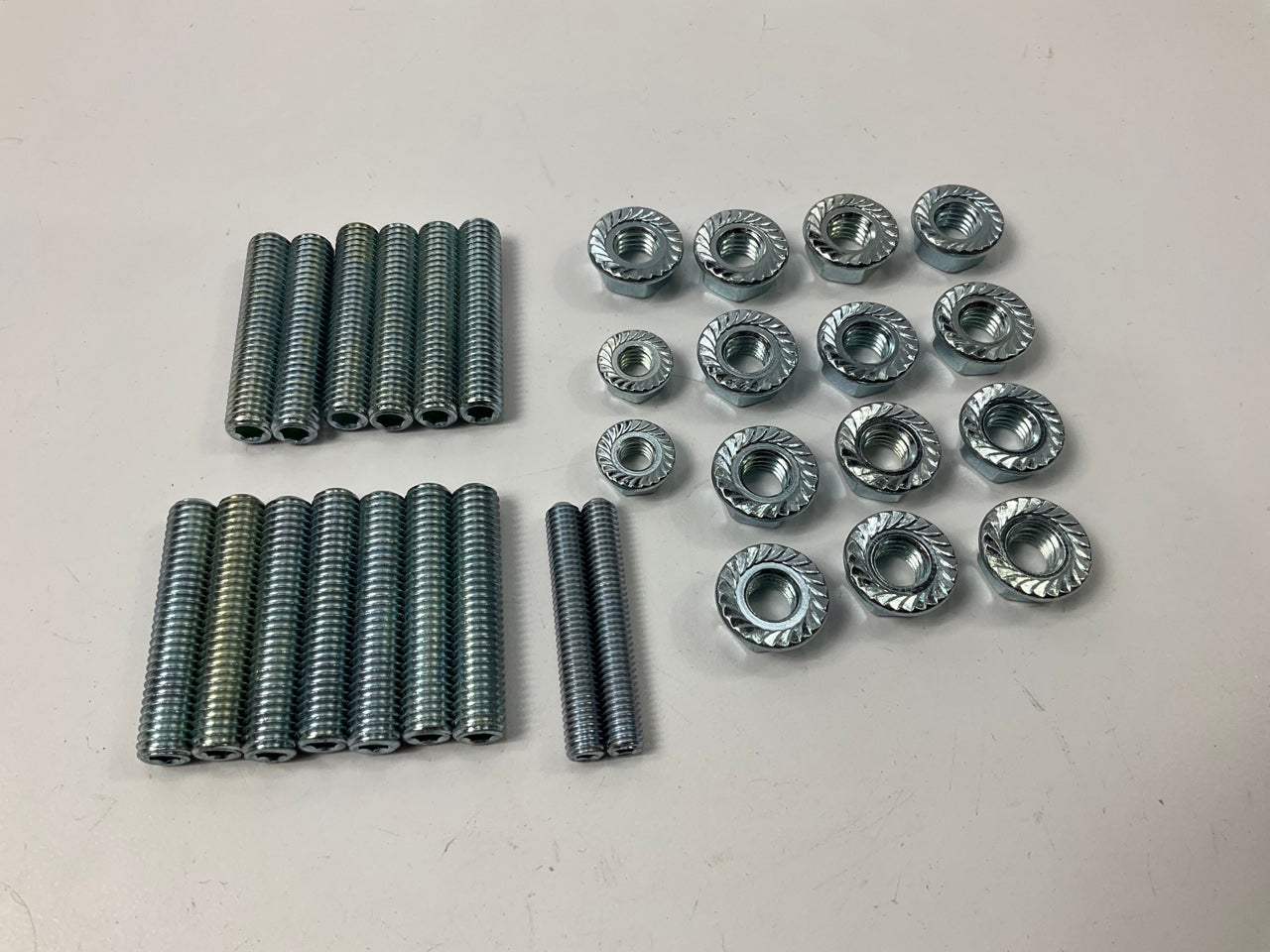 Moroso 38541 Engine Oil Pan Stud Kit For Chevy GM LS W/ Moroso Oil Pan