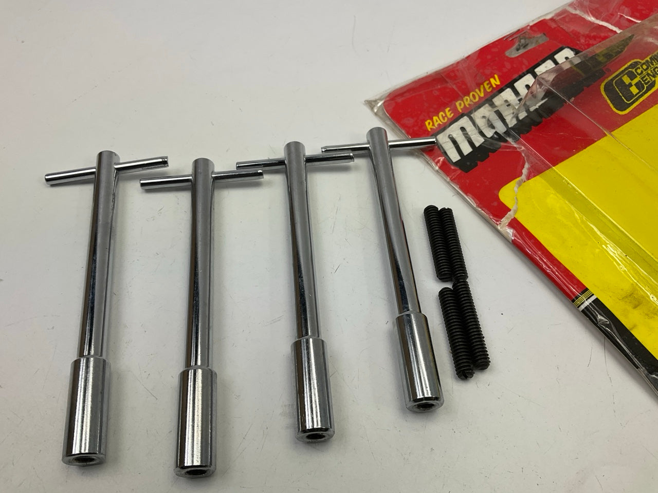 Moroso 68610 1/4''-20 X 1-3/8'' Chrome Extra Long Valve Cover Wing Nuts SBC Chevy