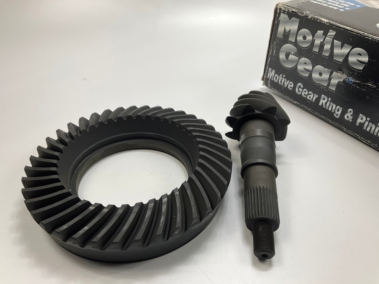 Motive Gear F8.8-488 Ring & Pinion Differential Gear Set  Ford 8.8''  4.88 Ratio