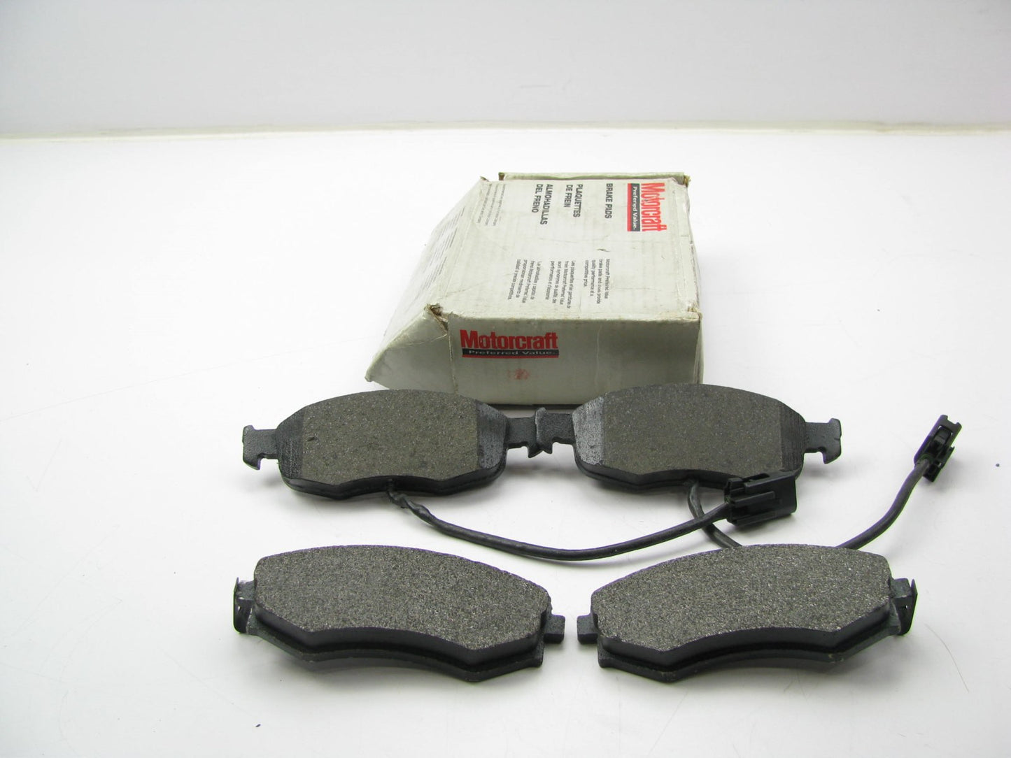 NEW GENUINE Motorcraft FRONT Brake Pads W/ Wear Sensor YU2Z-2V001-CA