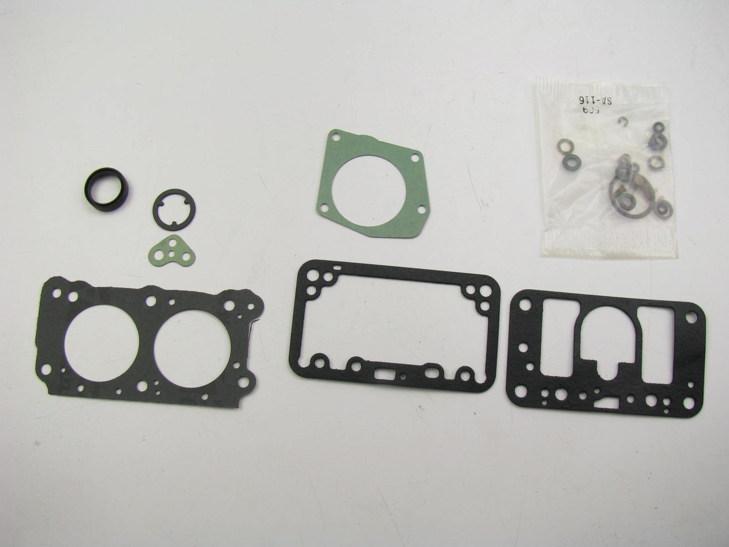 NOS OEM Ford E5HE-9C477-AA Carburetor Spacer Plate With Gaskets Motorcraft CG681