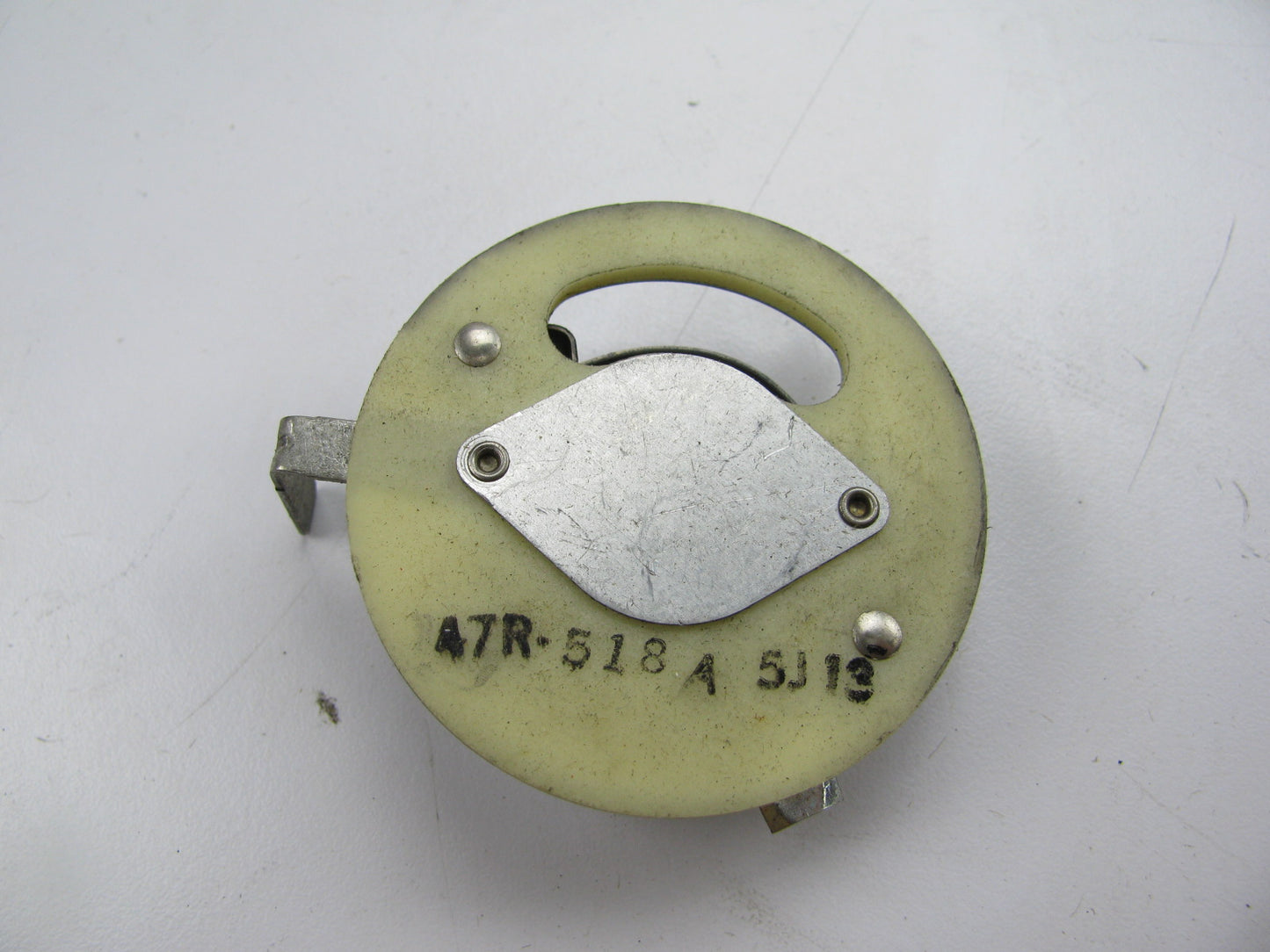 Motorcraft CM-2637 Carburetor Choke Thermostat - D7PZ-9848-B 2C1222 E6152 230158