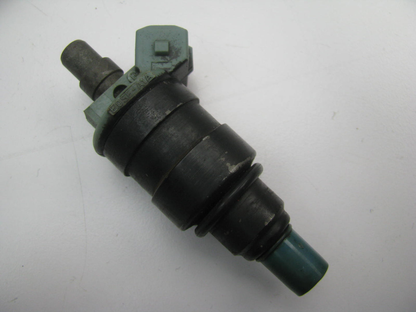 NEW GENUINE OEM Motorcraft CM-3355 Fuel Injector 80-85 Ford 302 OE# E0SY-9F593-A