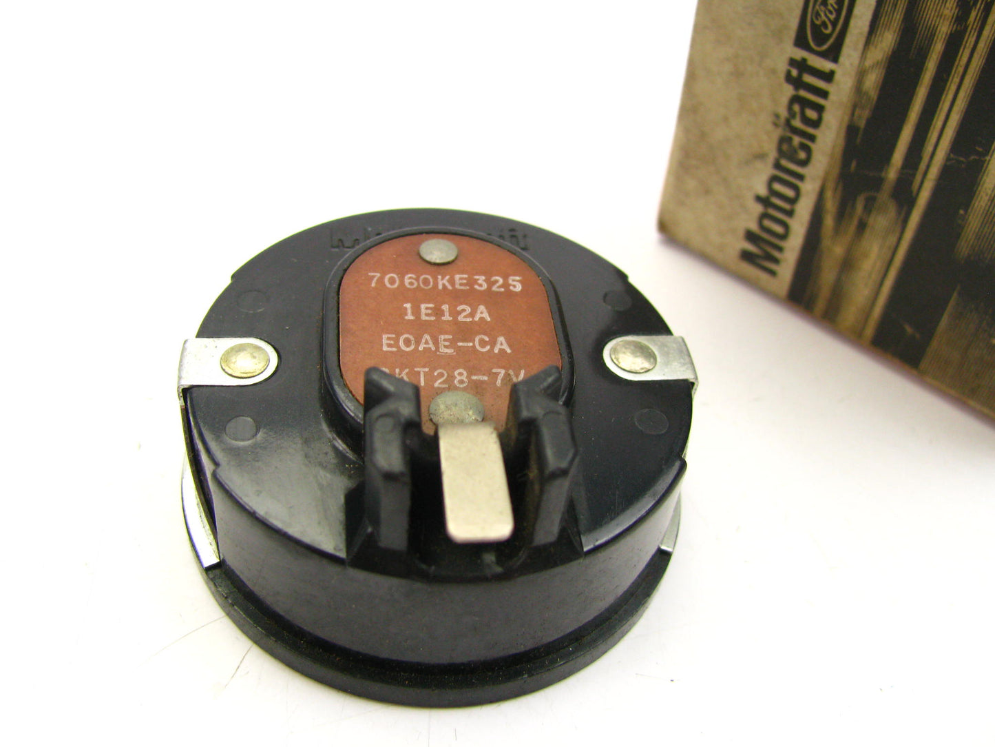Motorcraft CM-3424 Carburetor Choke Thermostat, FORD 2-BBL 2700VV
