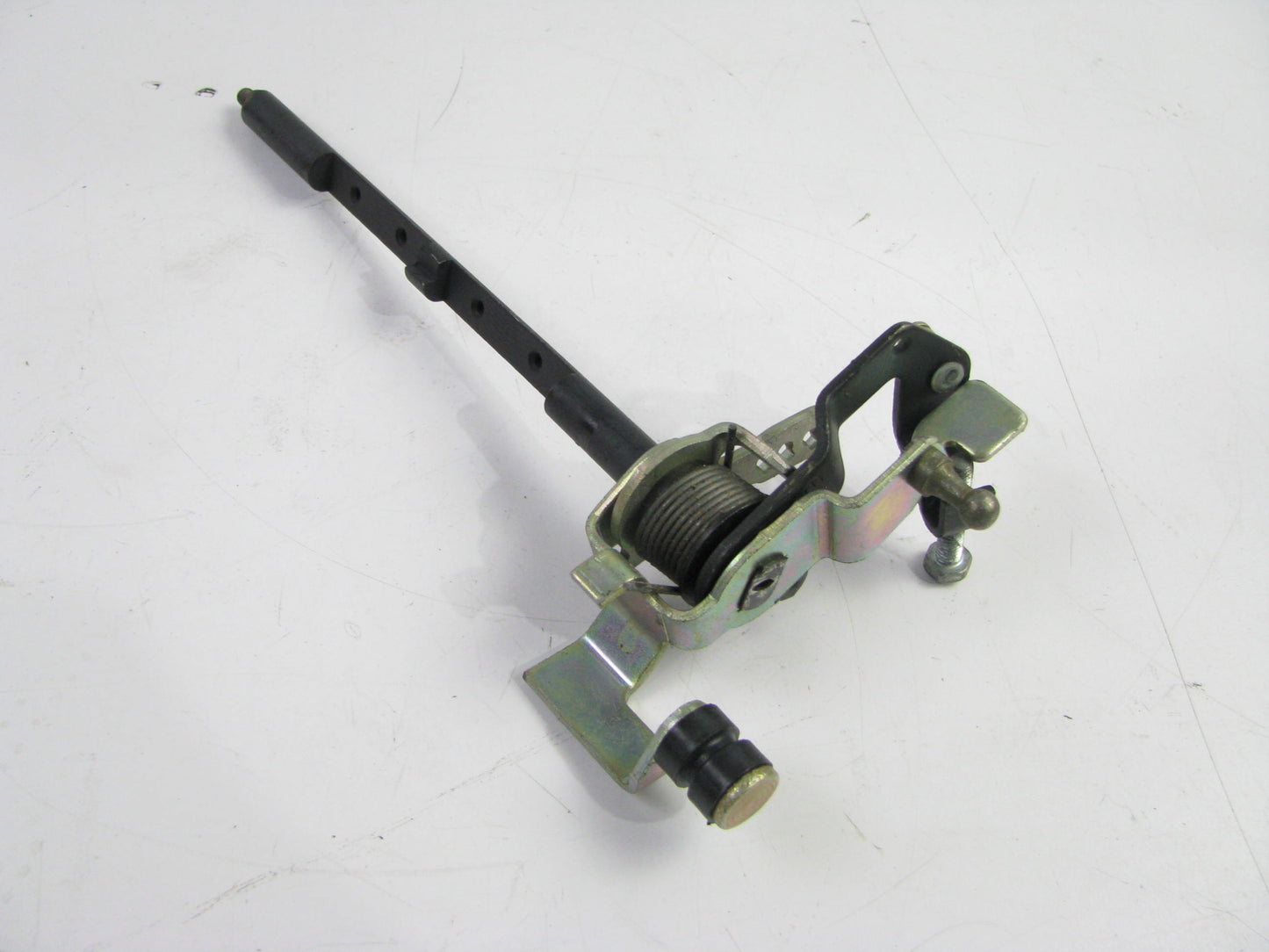Motorcraft  CM-364 / E1TZ-9581-L Carburetor Lever & Shaft Assembly