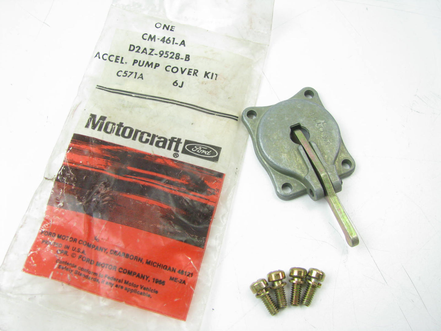Motorcraft CM461A  Carburetor Accellerator Pump Cover OEM Ford D2AZ-9528-B