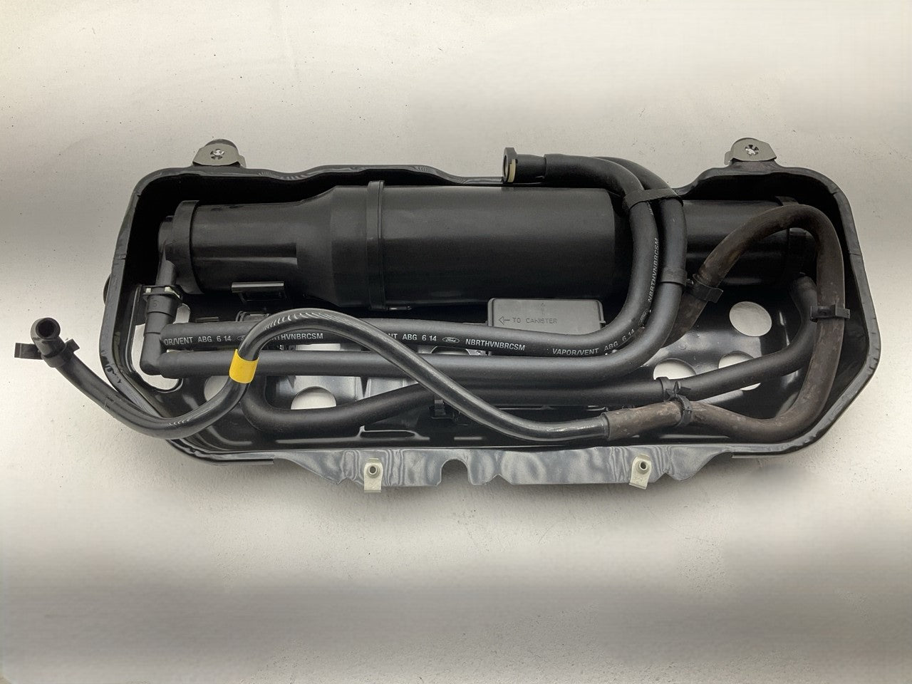 Motorcraft CX-2141 Charcoal Fuel Vapor Canister For 2005-2007 Ford Mustang